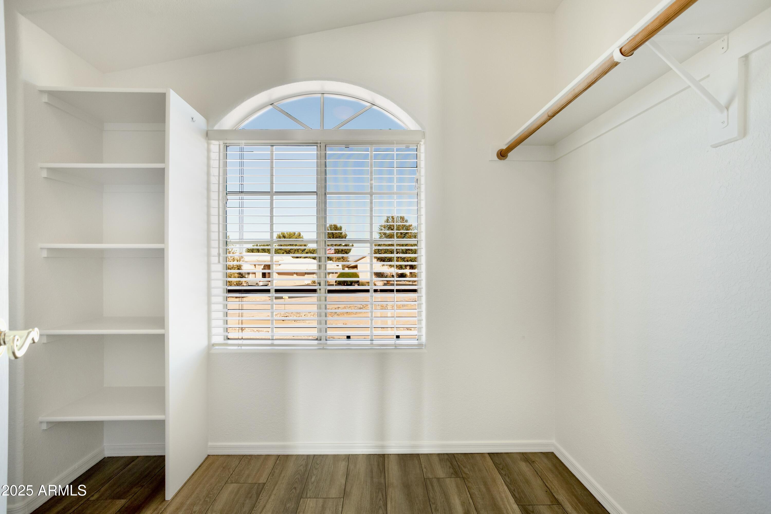 MOUNTAIN SHADOWS PHASE E - Residential