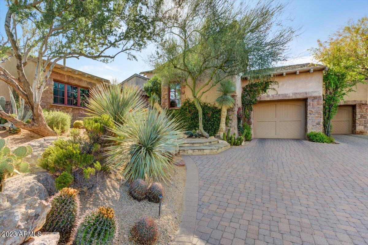 Estancia - Residential