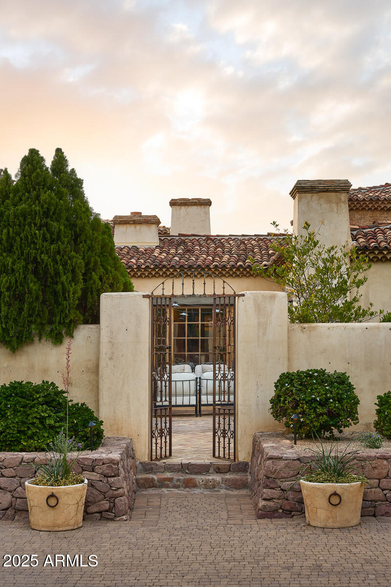 PARADISE HILLS - Residential