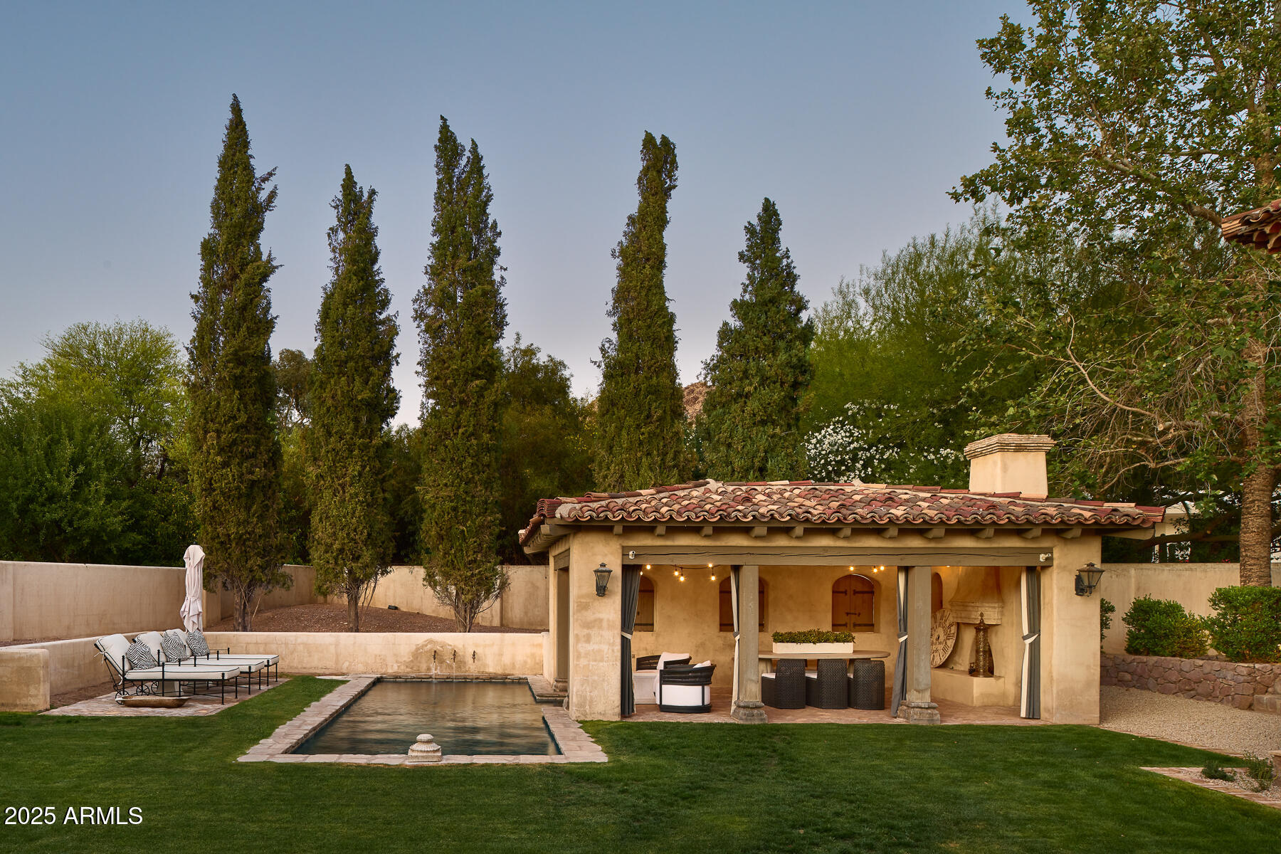 PARADISE HILLS - Residential