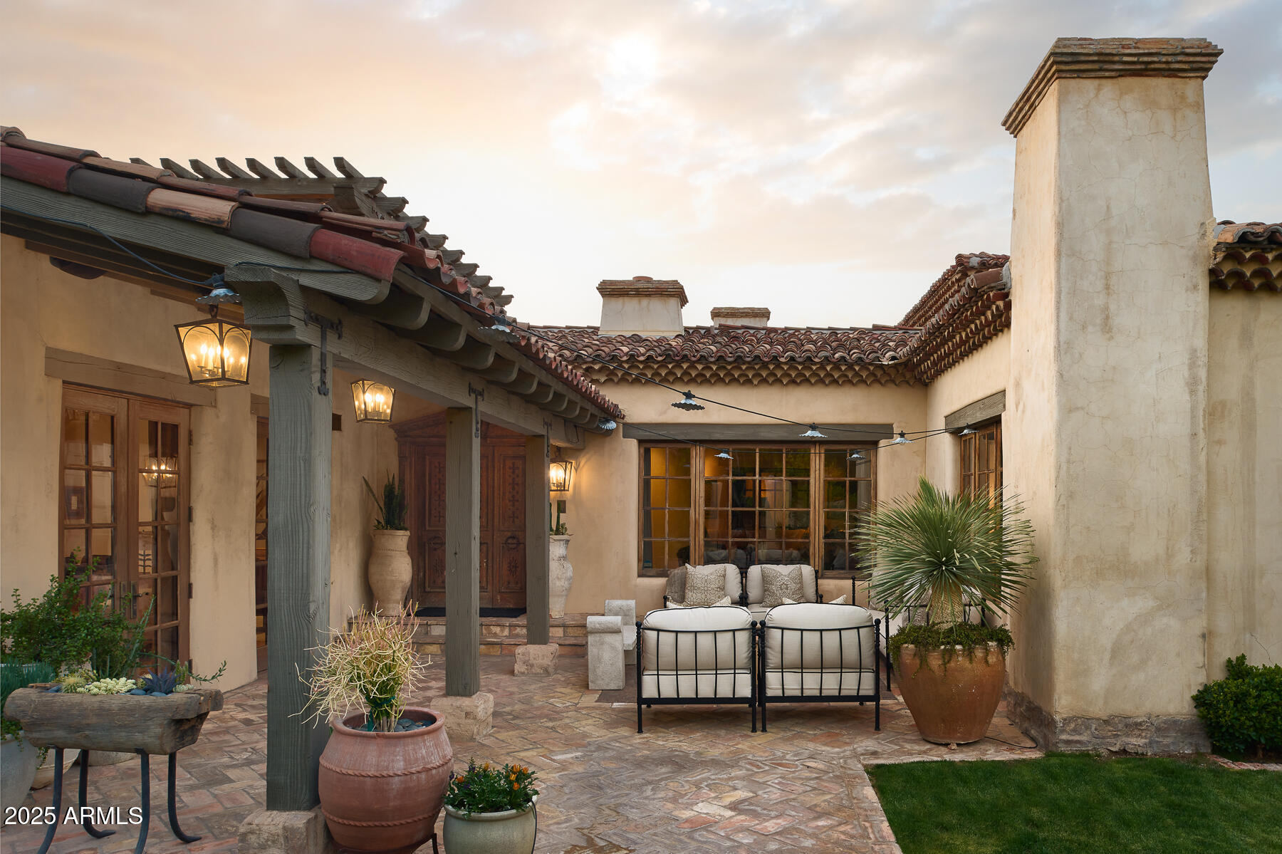 PARADISE HILLS - Residential
