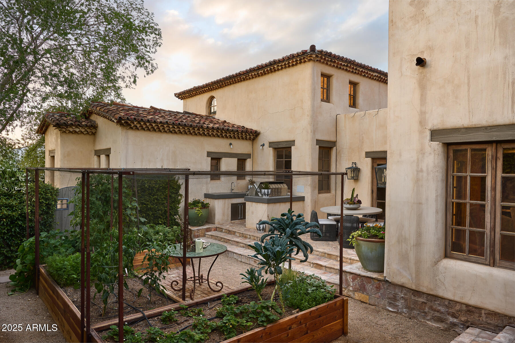 PARADISE HILLS - Residential