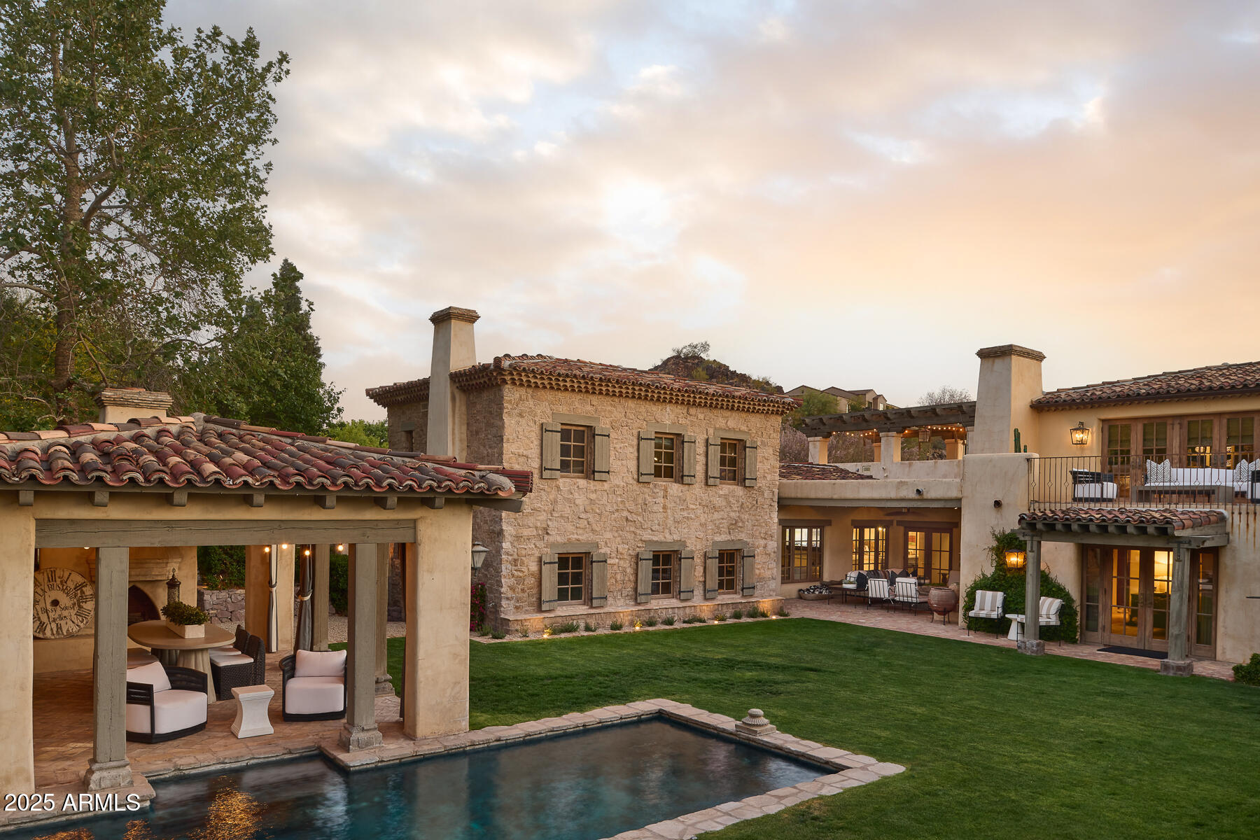 PARADISE HILLS - Residential