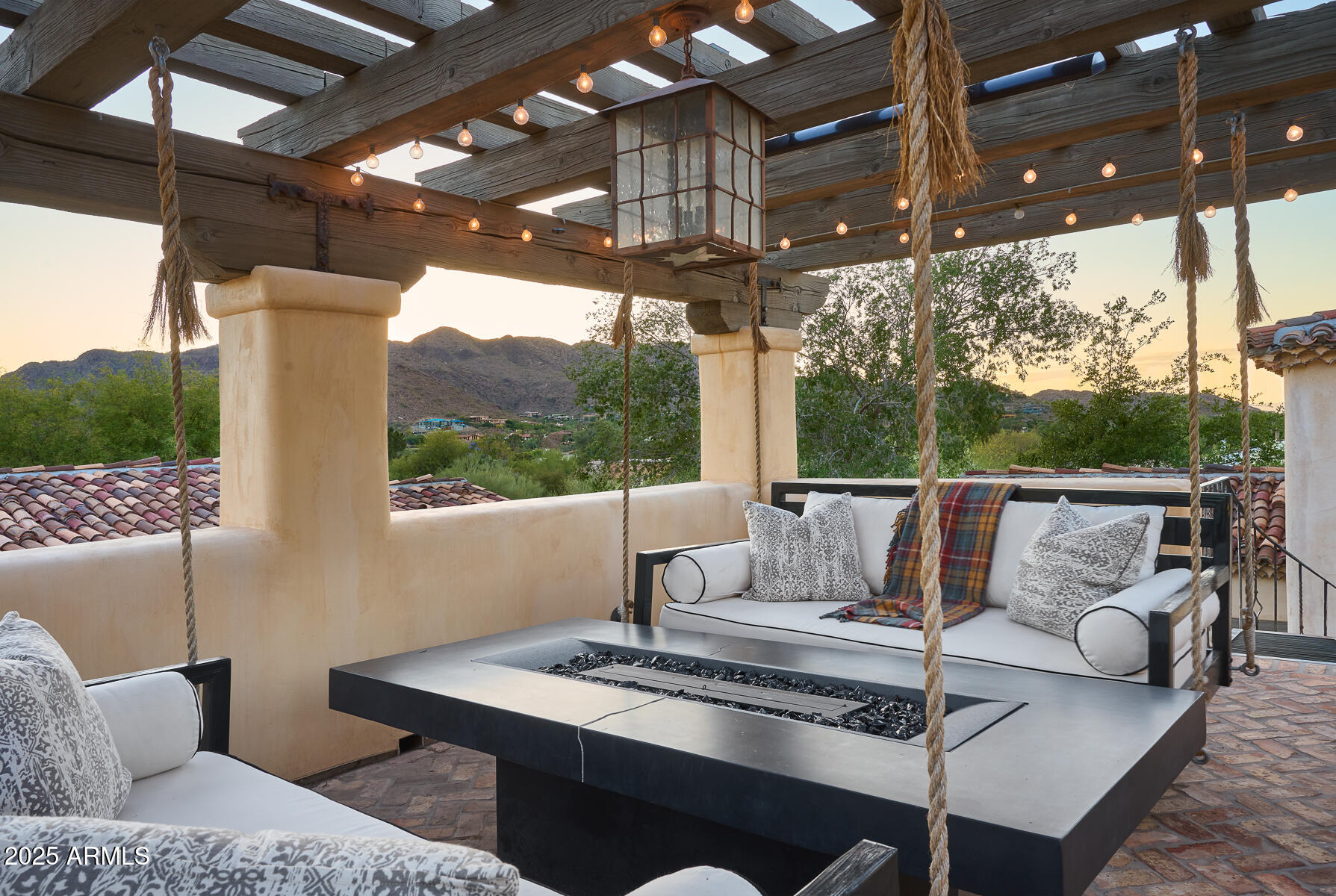 PARADISE HILLS - Residential