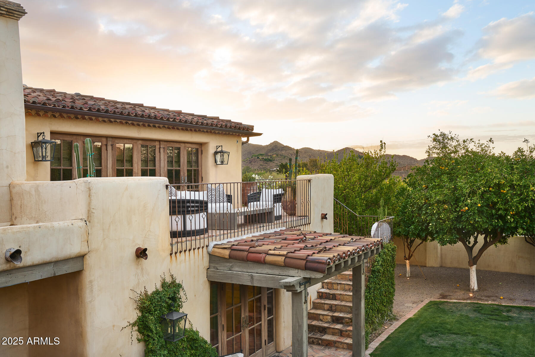 PARADISE HILLS - Residential