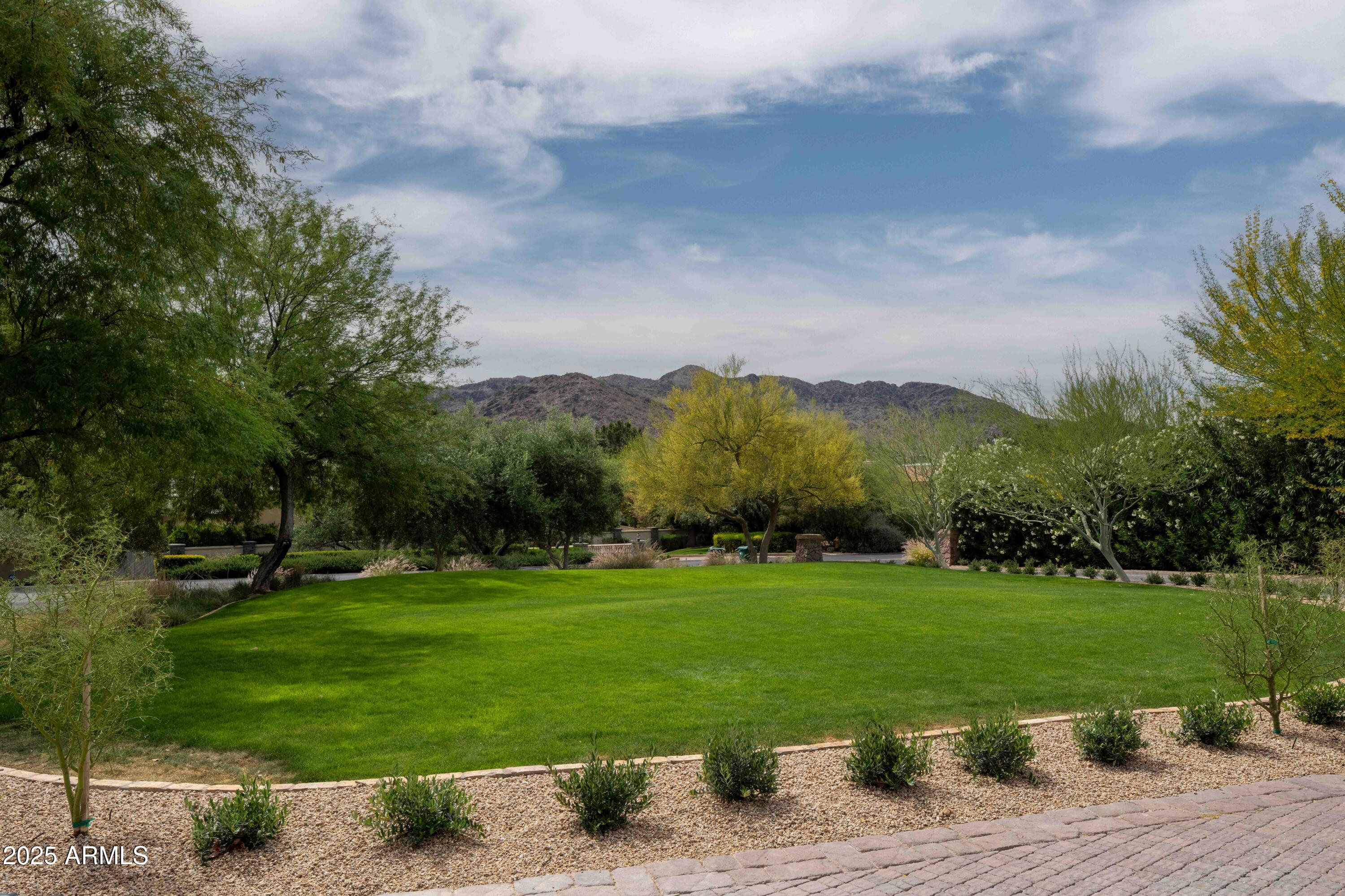 PARADISE HILLS - Residential
