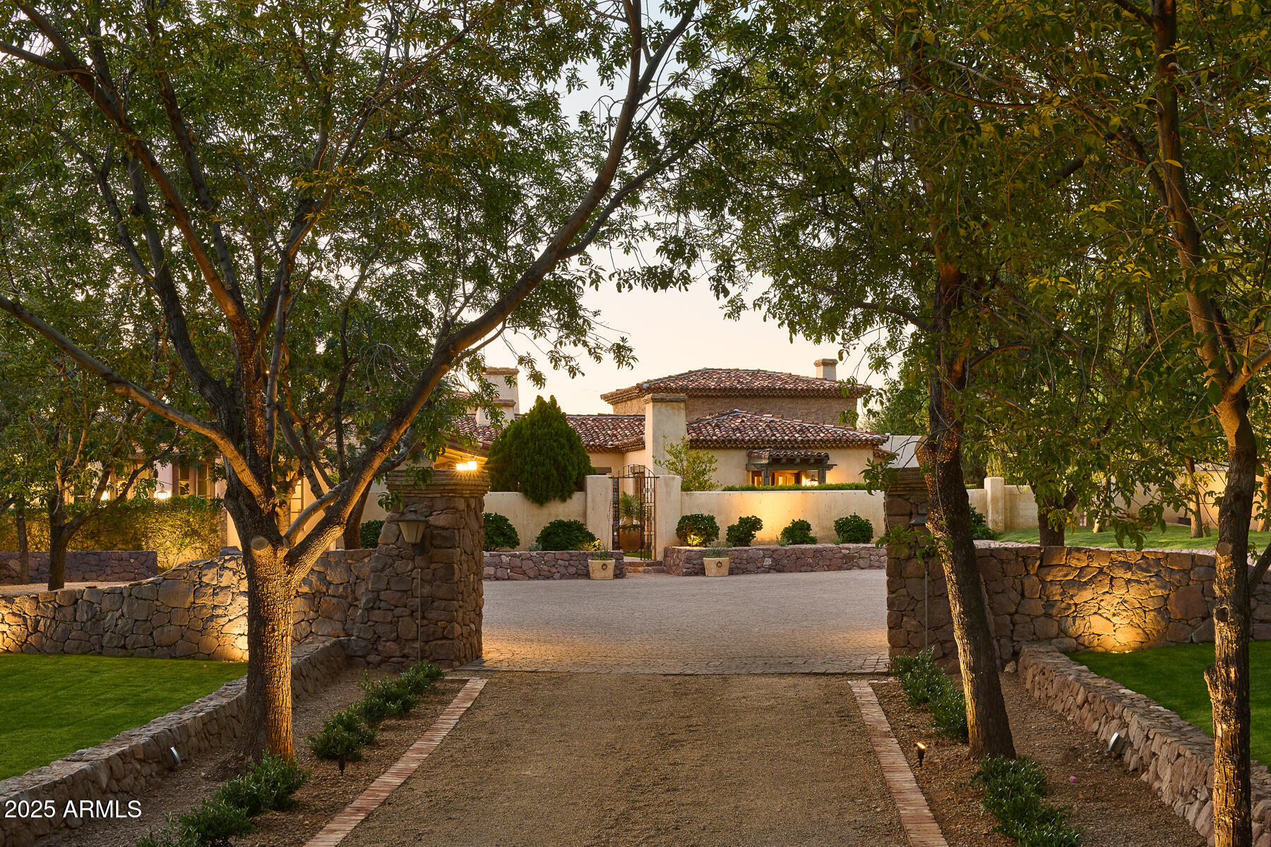 PARADISE HILLS - Residential