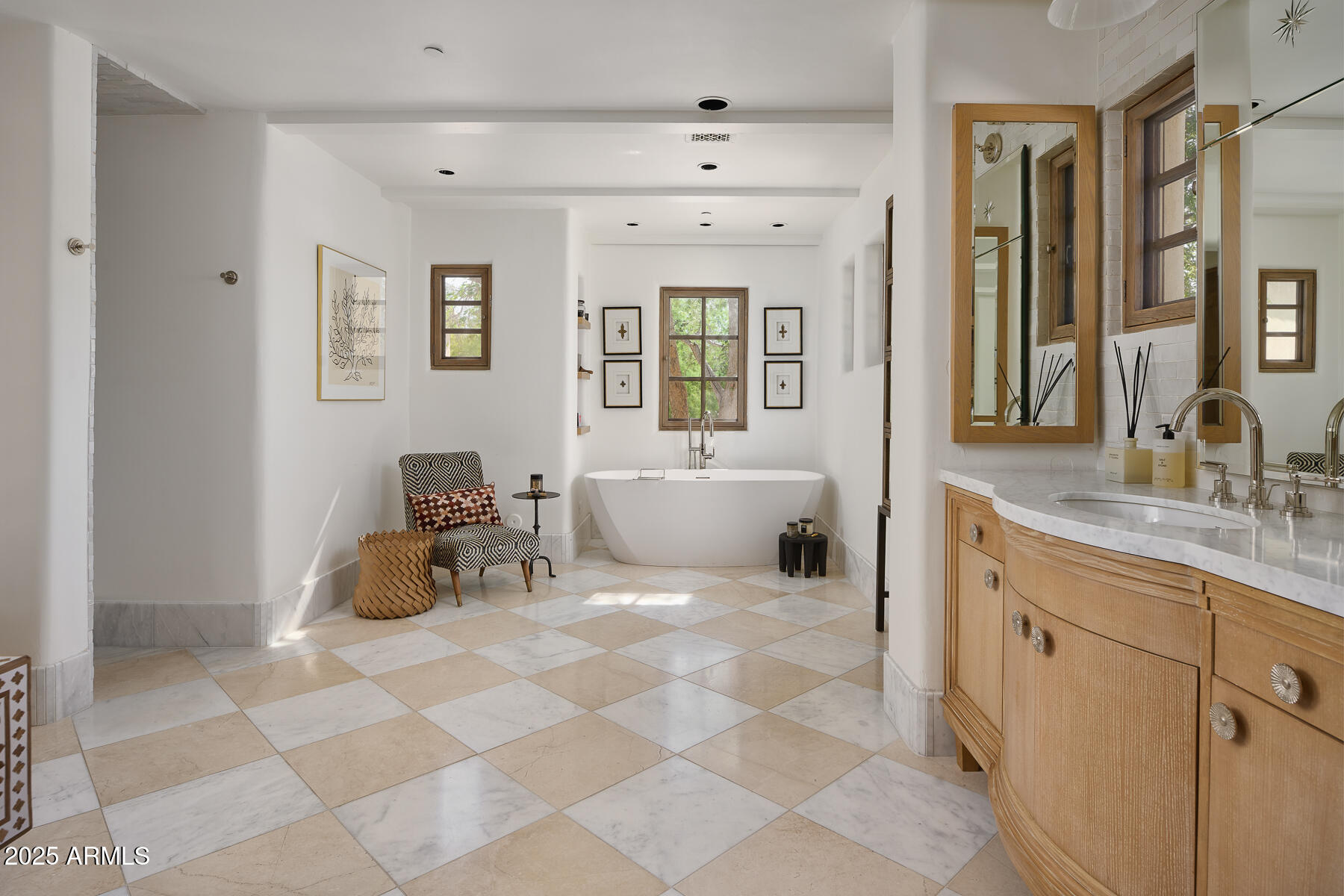 PARADISE HILLS - Residential