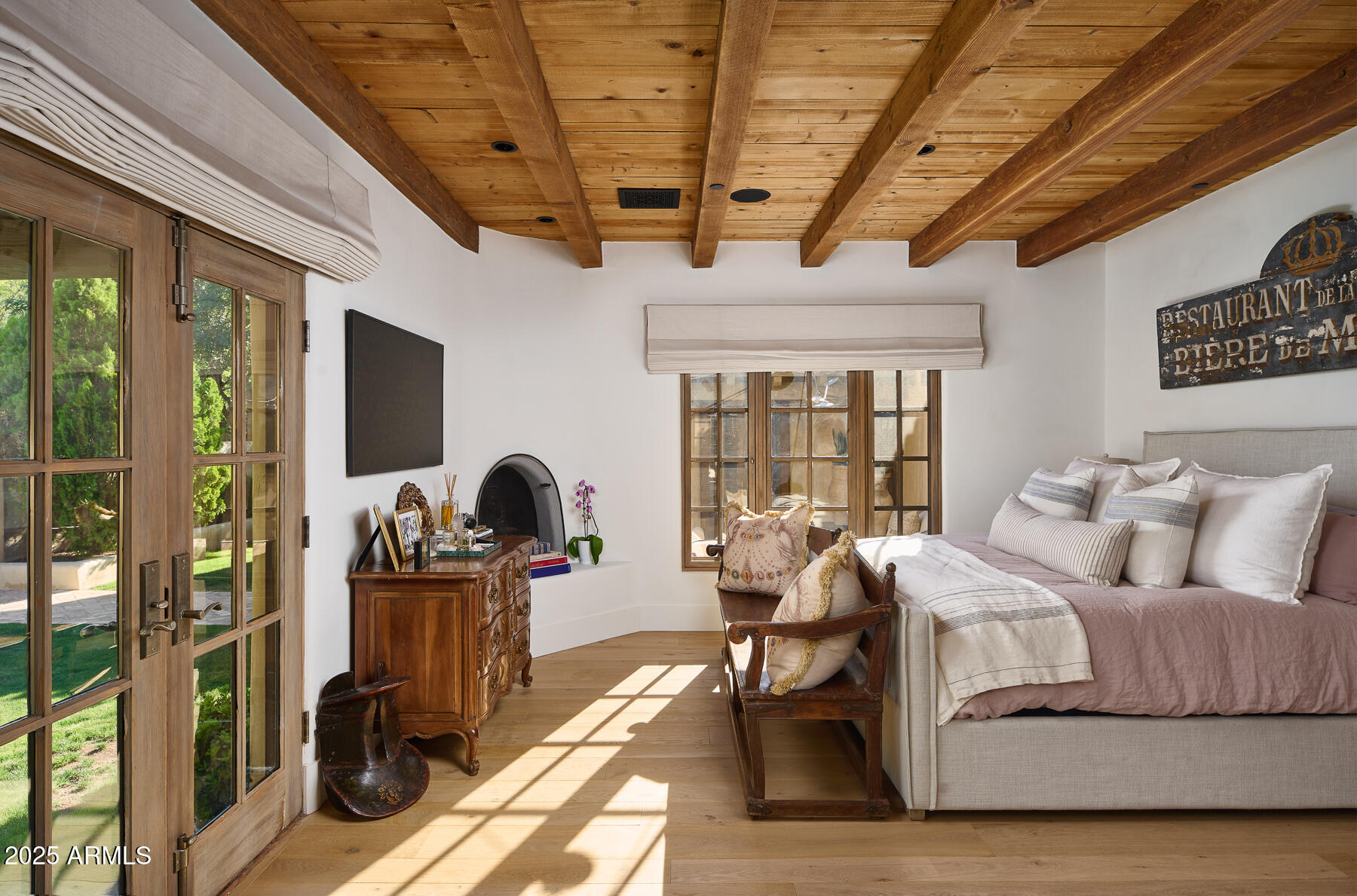 PARADISE HILLS - Residential