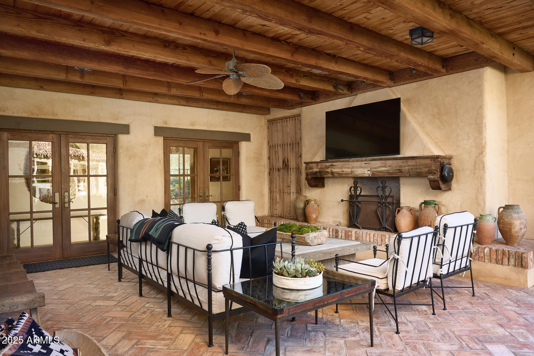 PARADISE HILLS - Residential