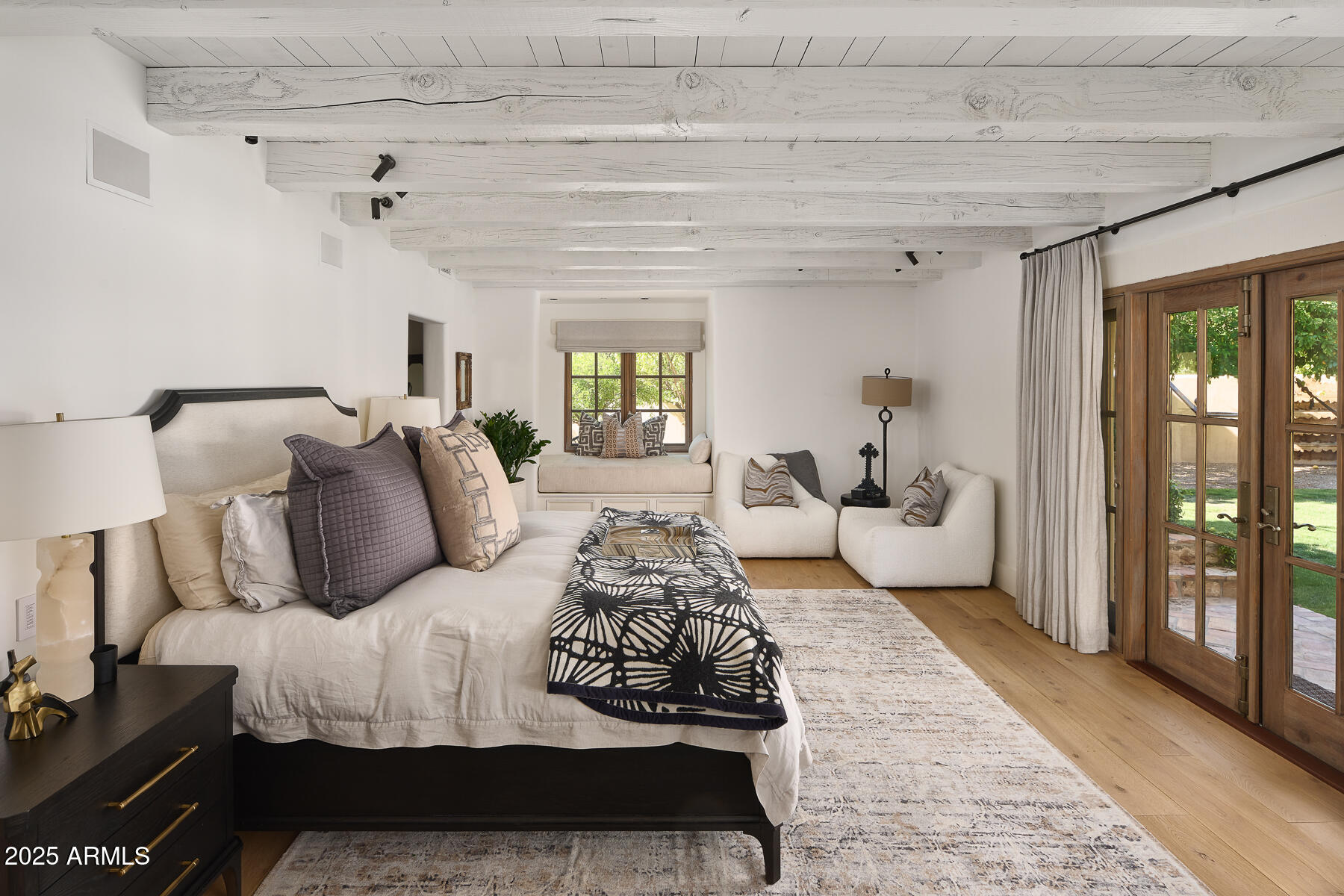 PARADISE HILLS - Residential