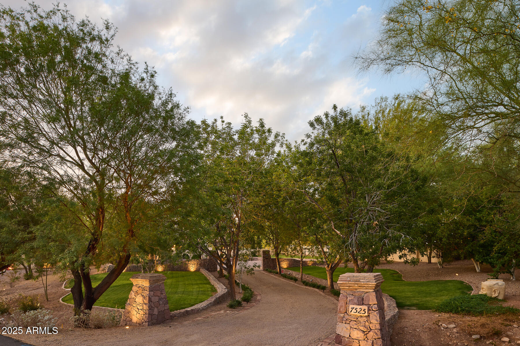 PARADISE HILLS - Residential