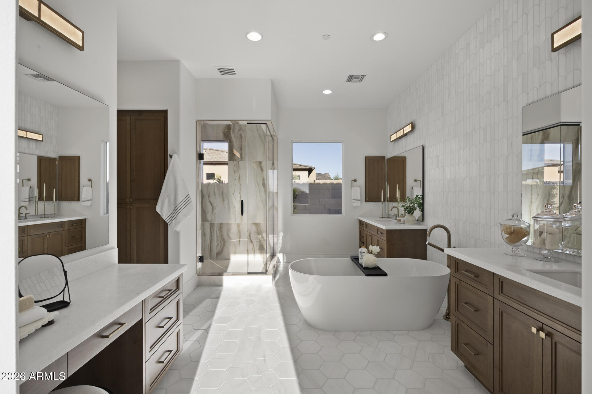 EMERALD HILLS - Residential
