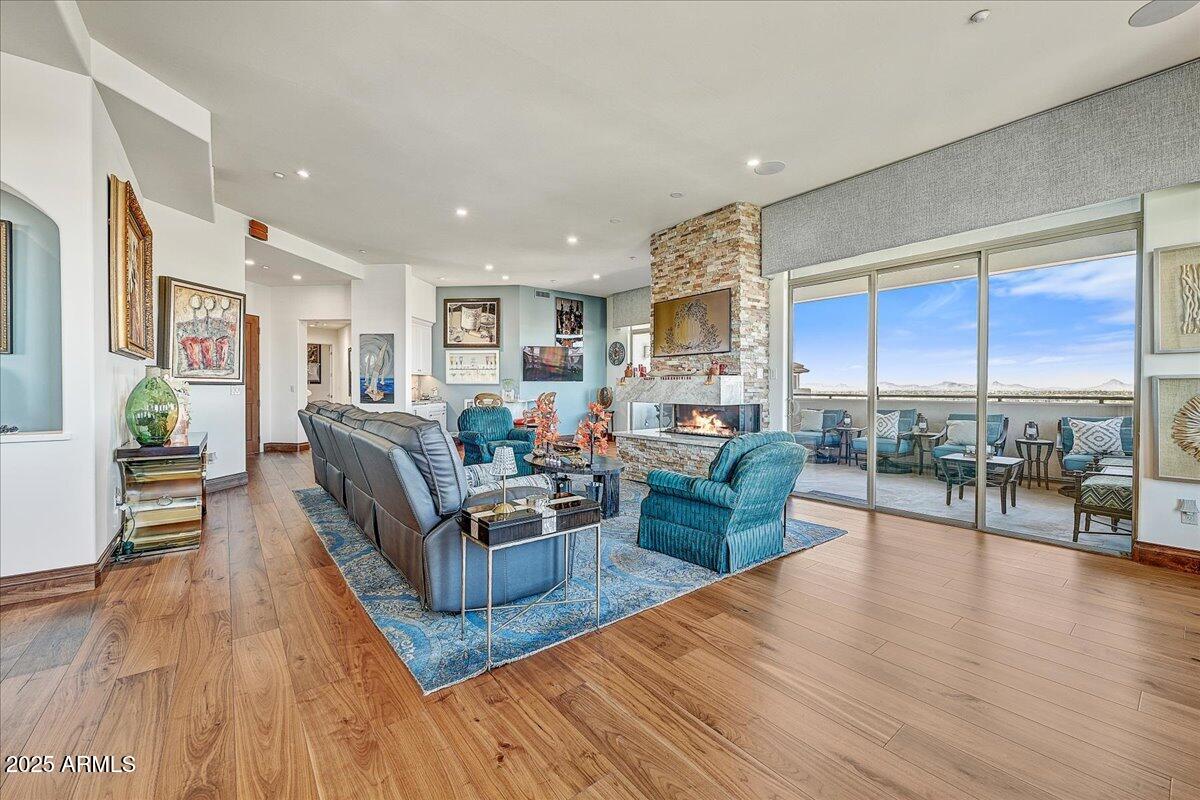 LANDMARK CONDOMINIUM 2 2ND AMD - Residential