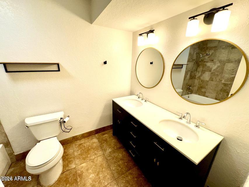 ROADRUNNER ESTATES - Residential Lease