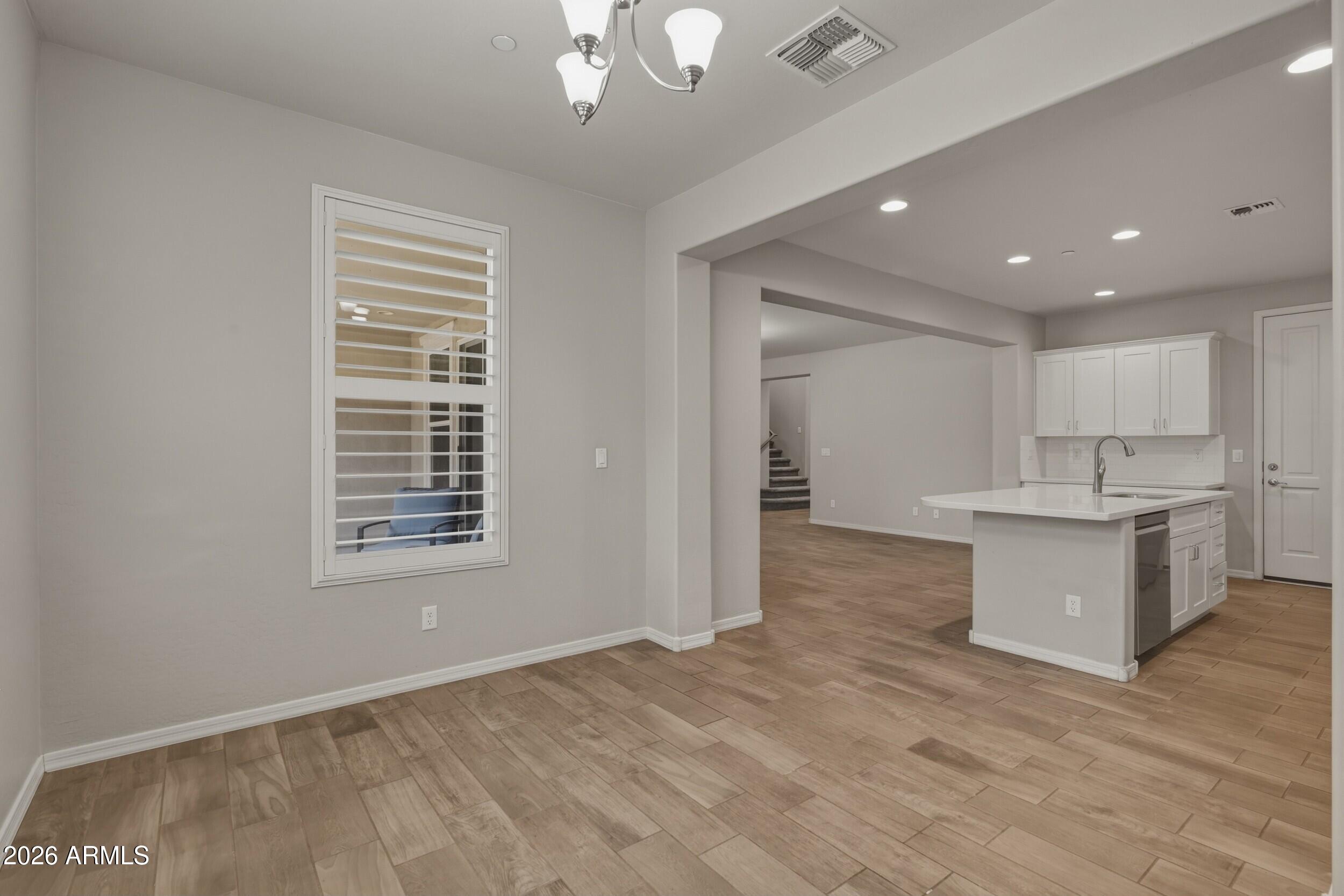 MOUNTAIN GATE - Residential