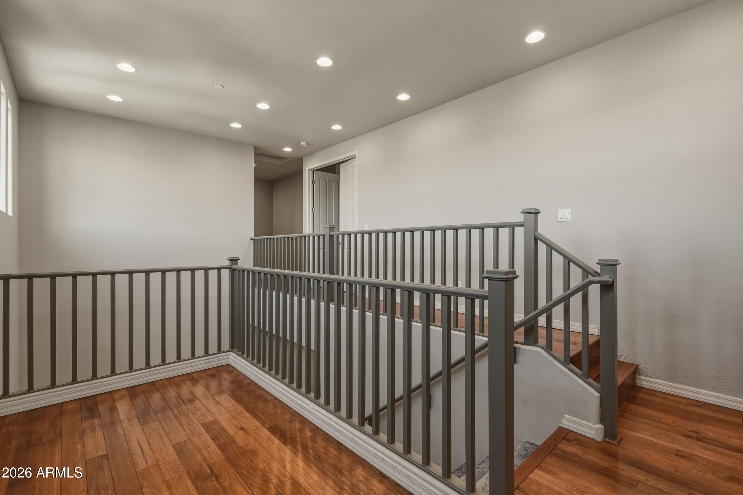 MOUNTAIN GATE - Residential