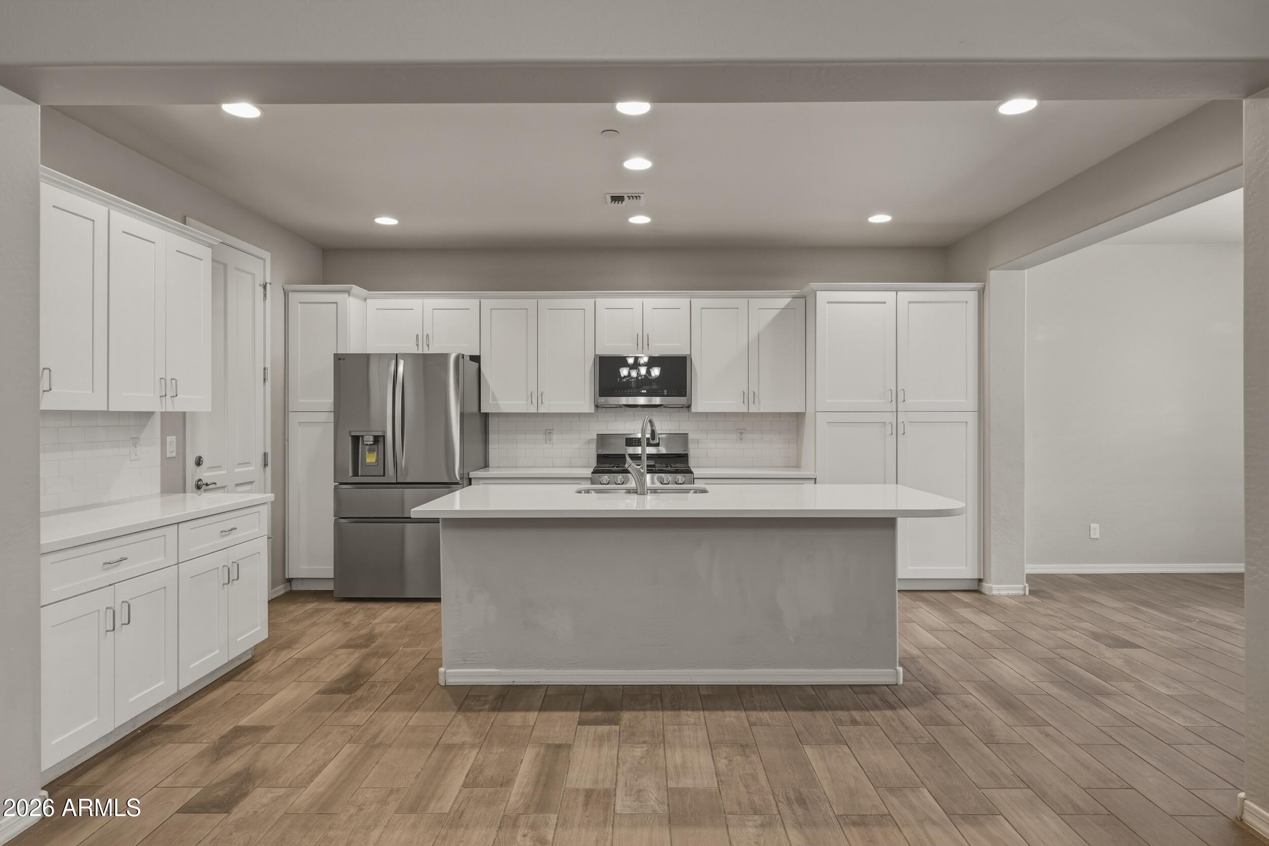 MOUNTAIN GATE - Residential