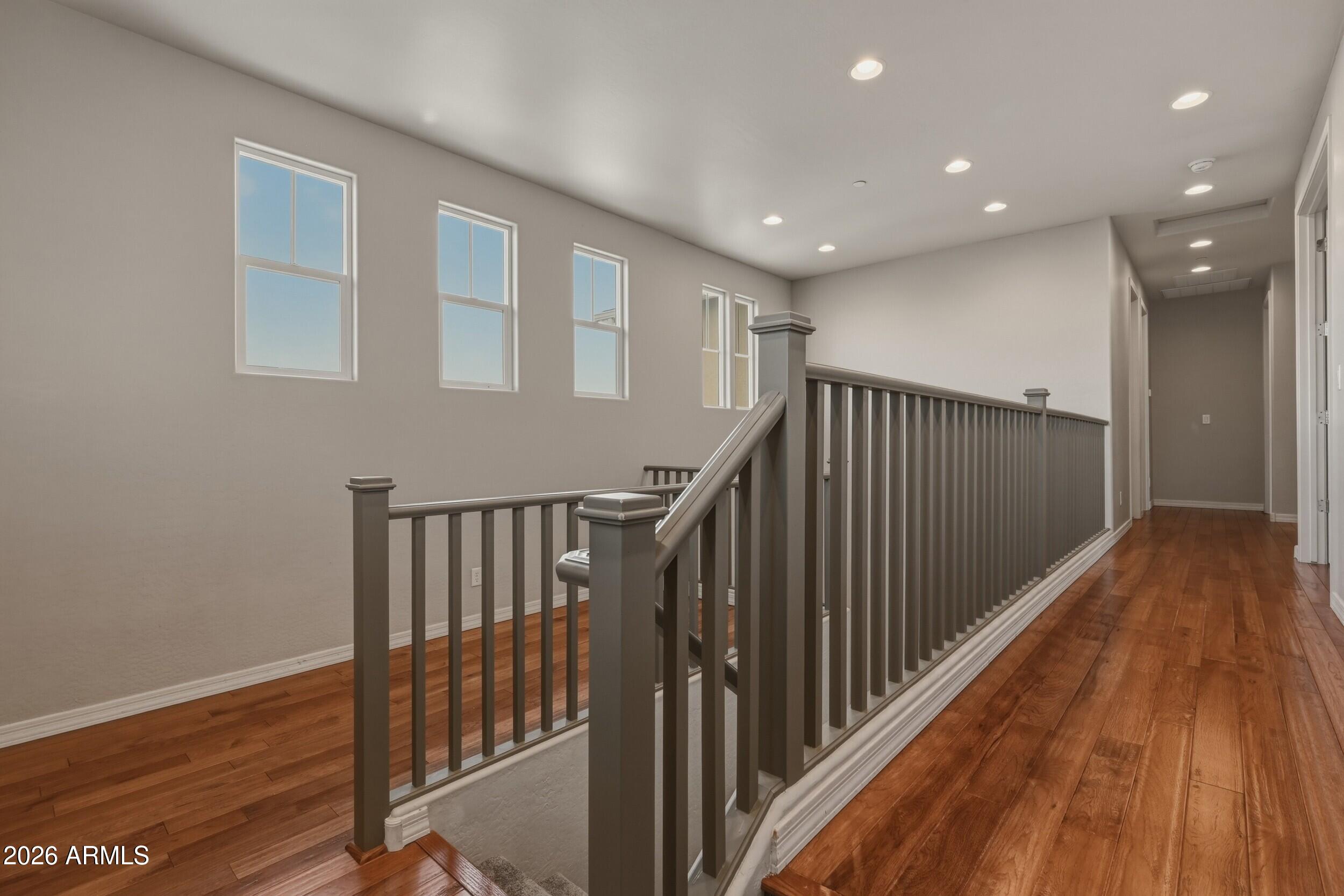 MOUNTAIN GATE - Residential