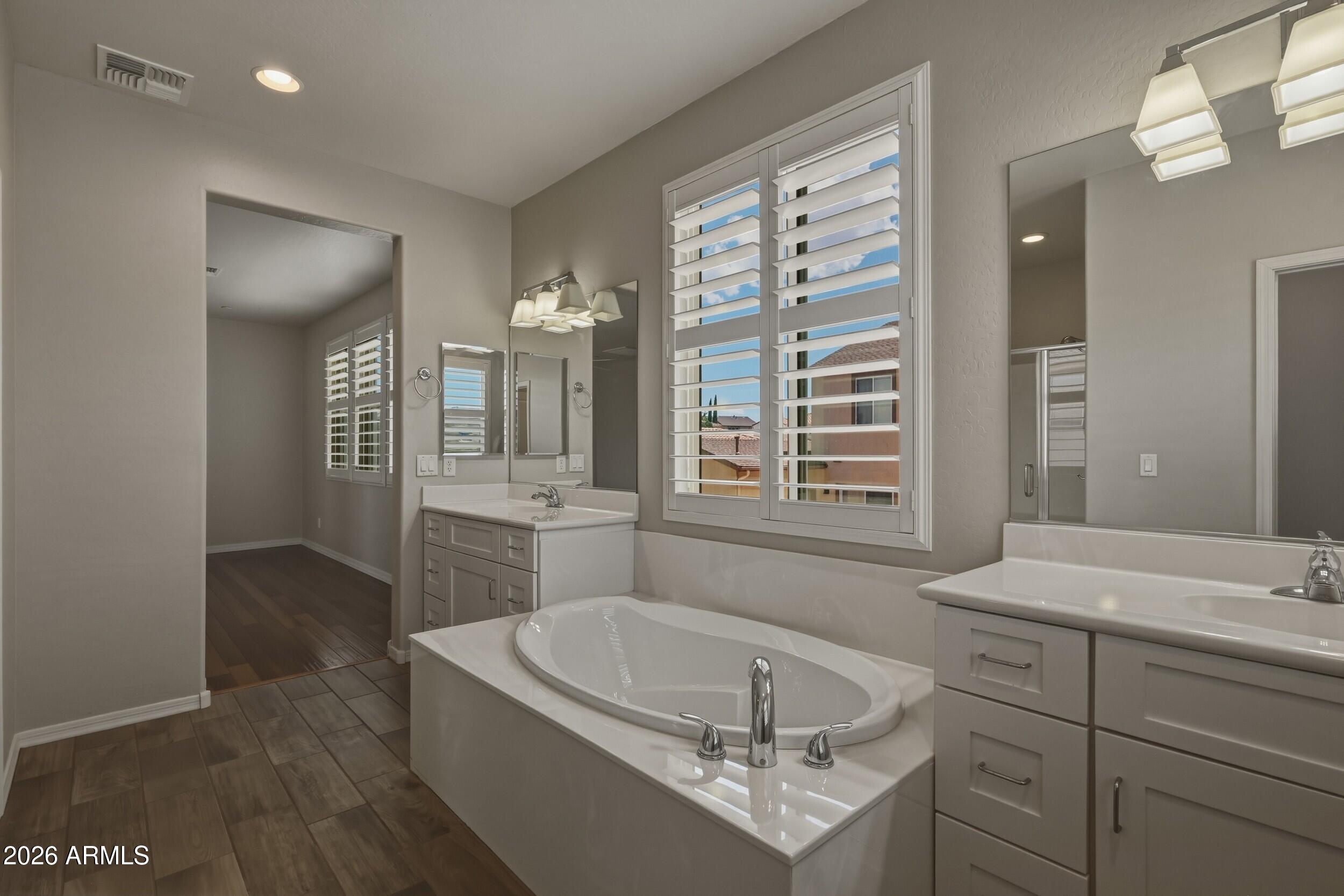 MOUNTAIN GATE - Residential