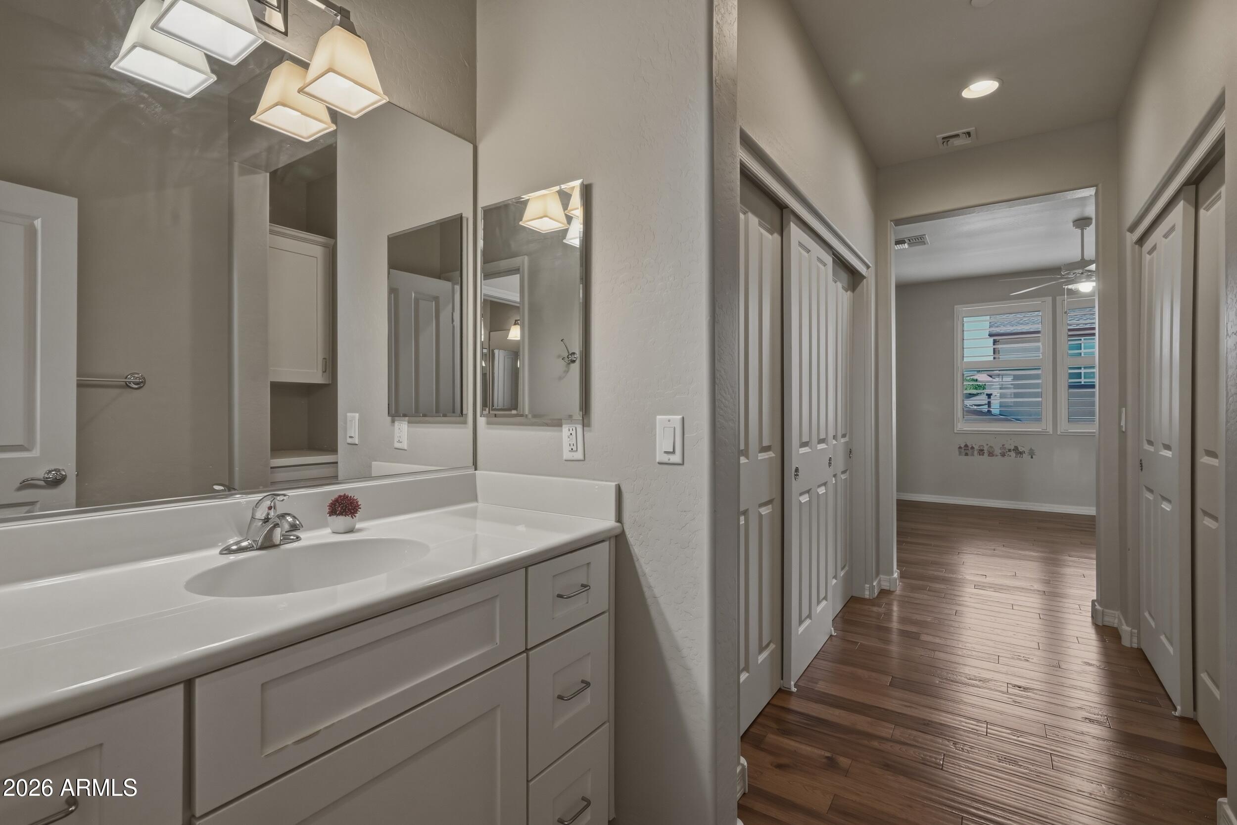 MOUNTAIN GATE - Residential