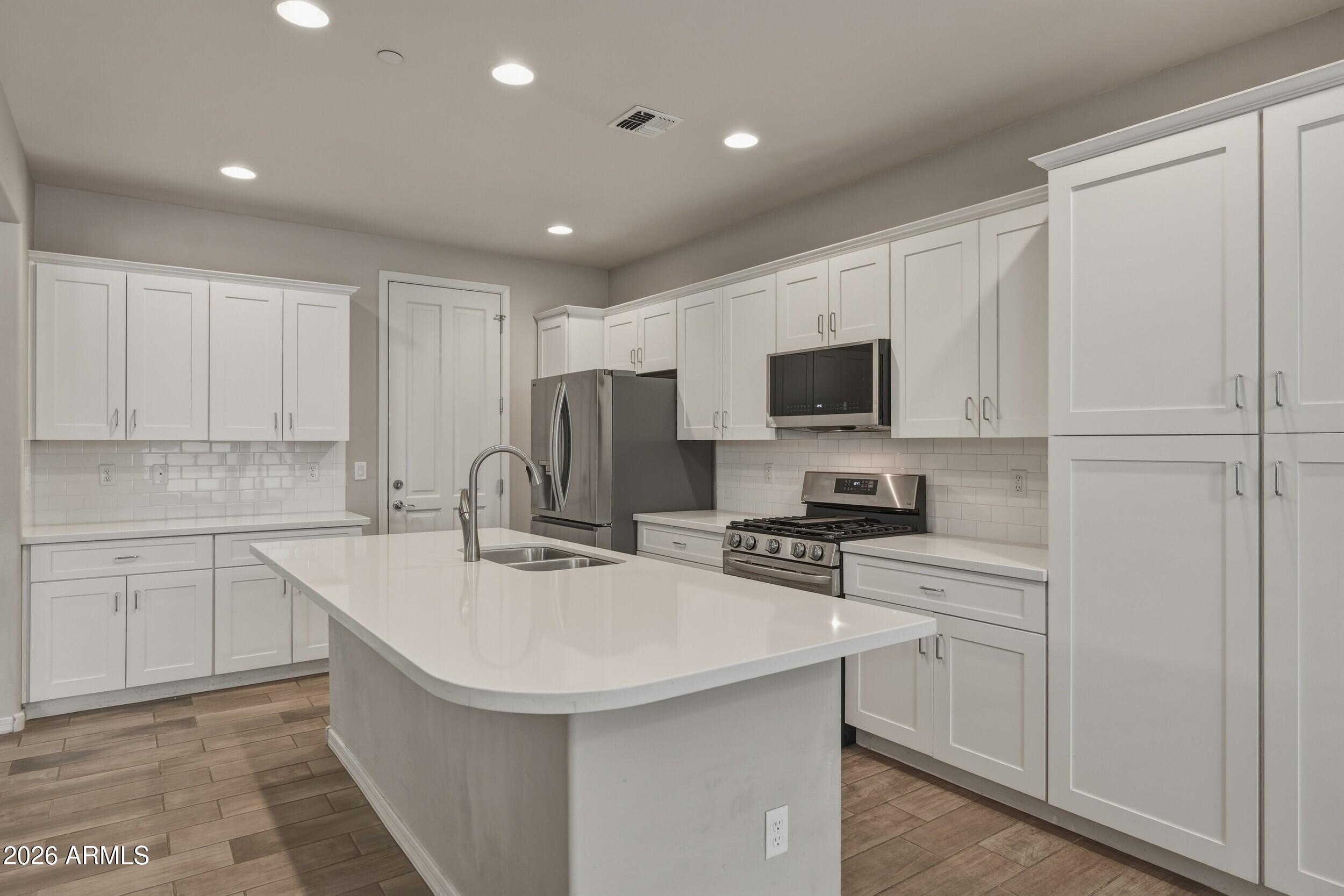 MOUNTAIN GATE - Residential