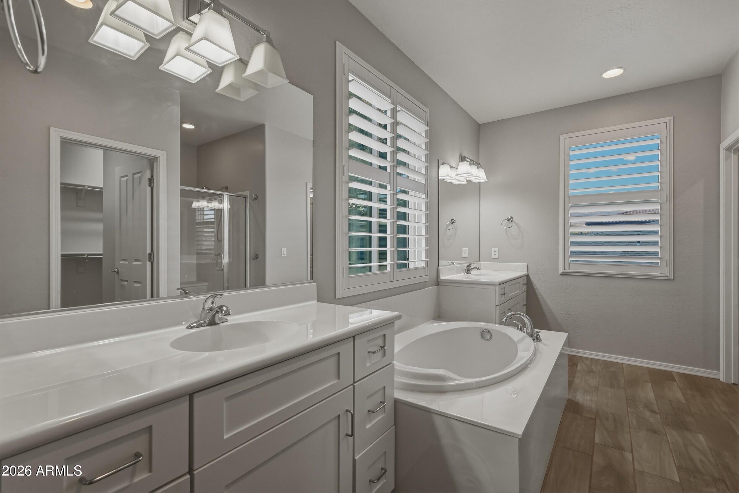MOUNTAIN GATE - Residential