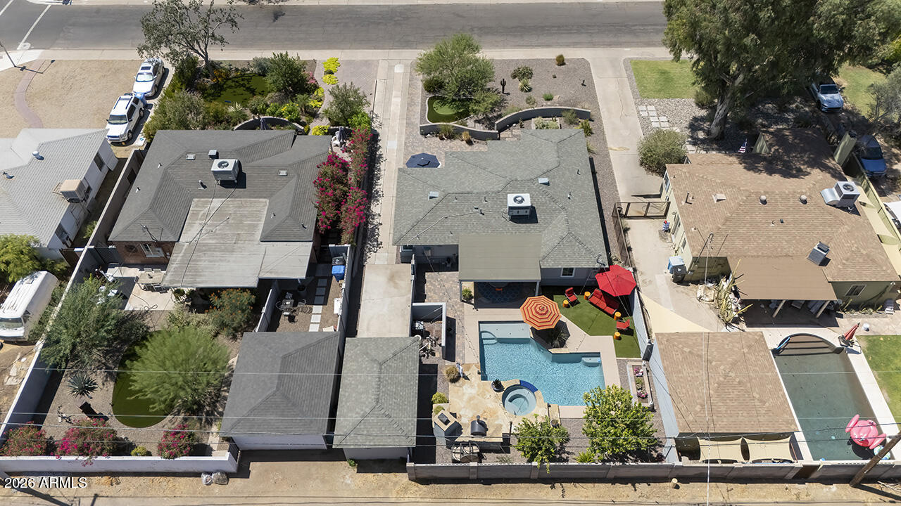 LOU MAR VISTA - Residential