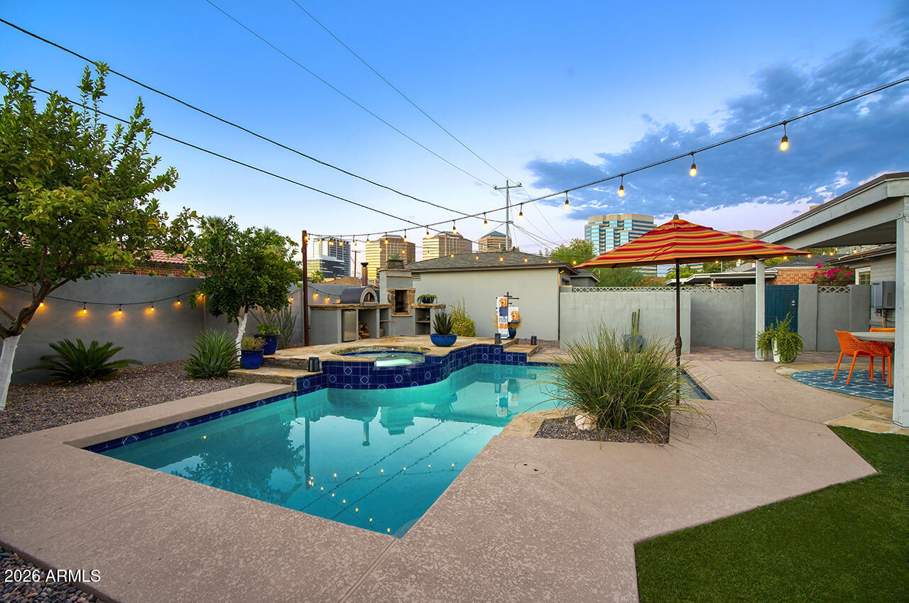 LOU MAR VISTA - Residential