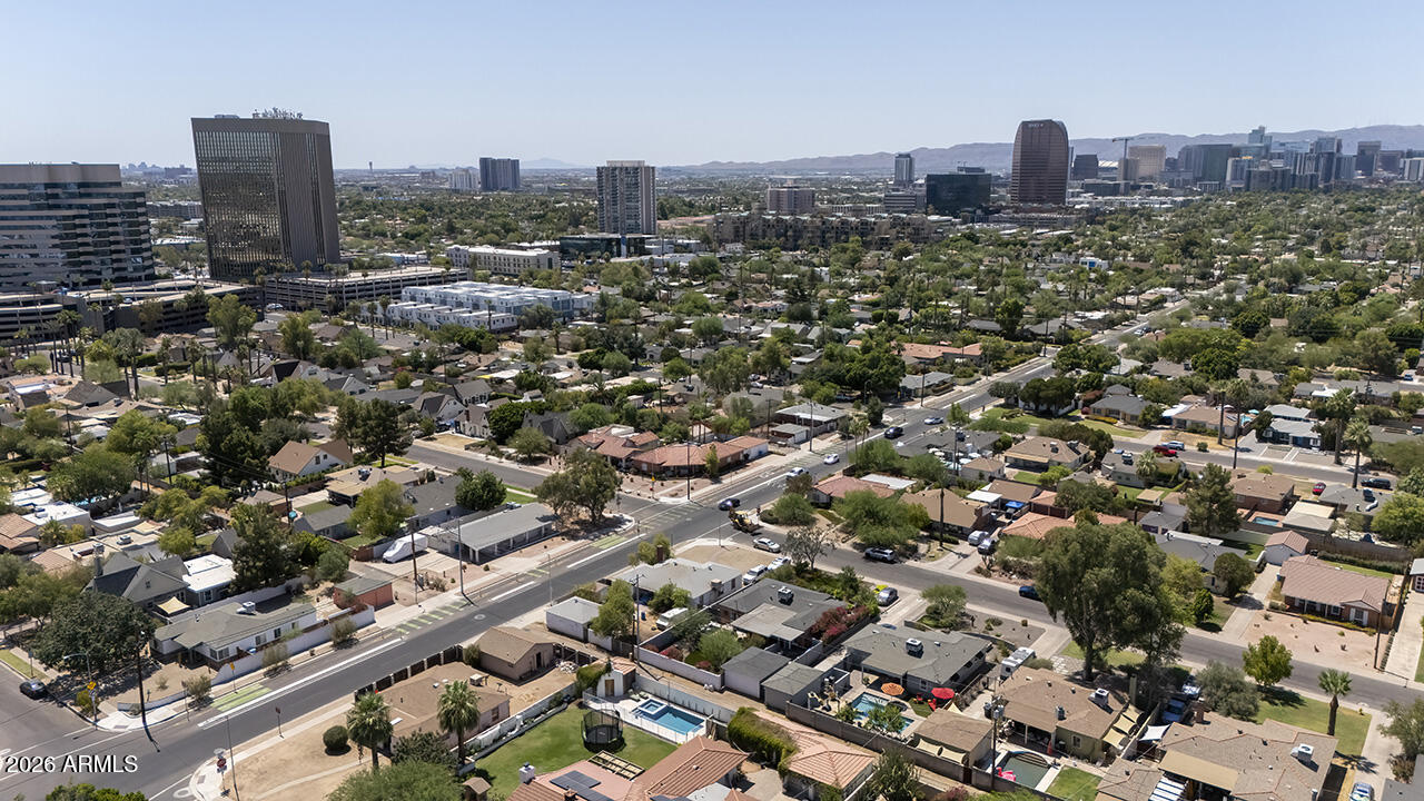 LOU MAR VISTA - Residential