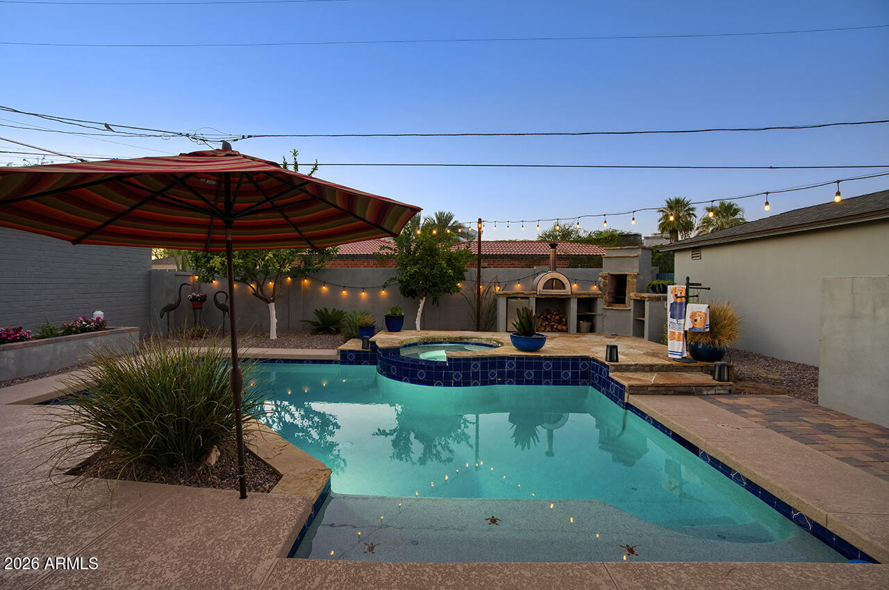 LOU MAR VISTA - Residential