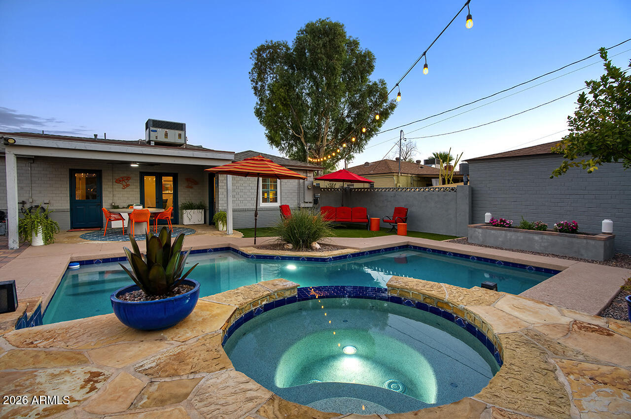 LOU MAR VISTA - Residential