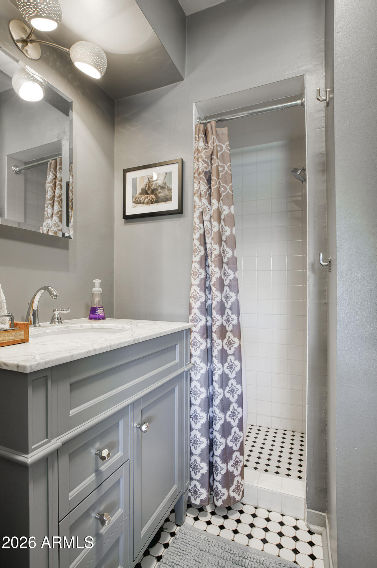 LOU MAR VISTA - Residential