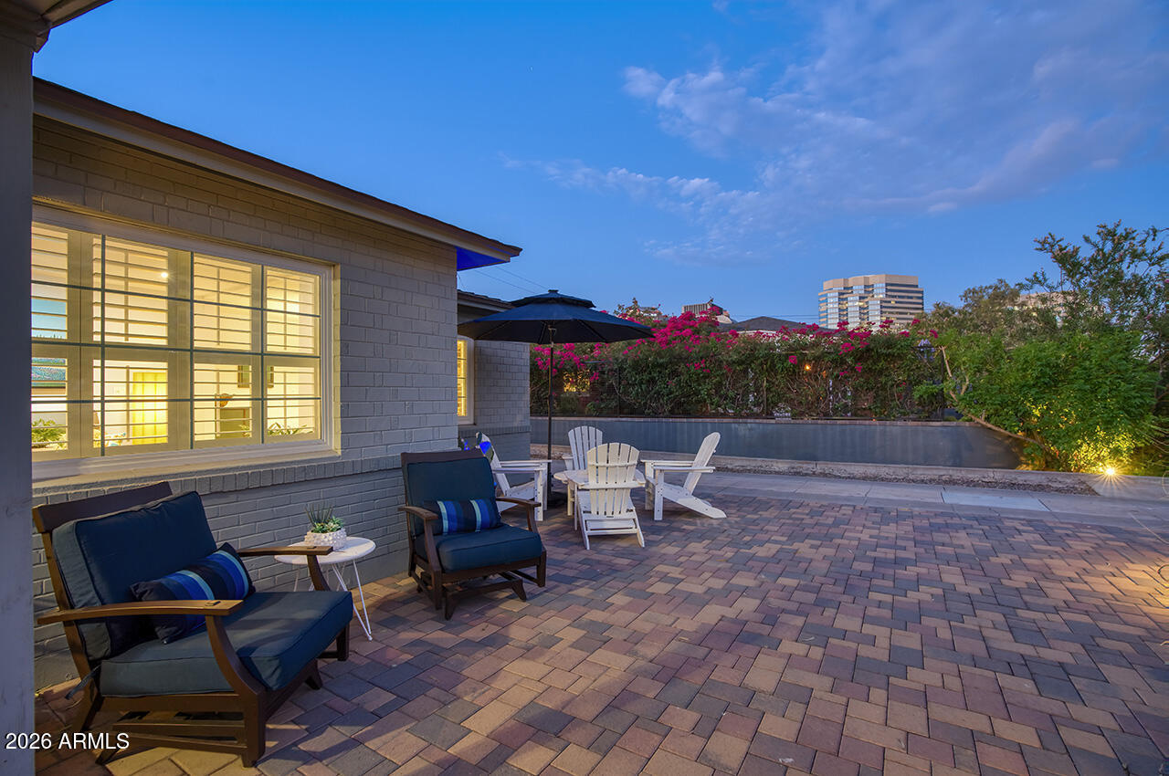 LOU MAR VISTA - Residential