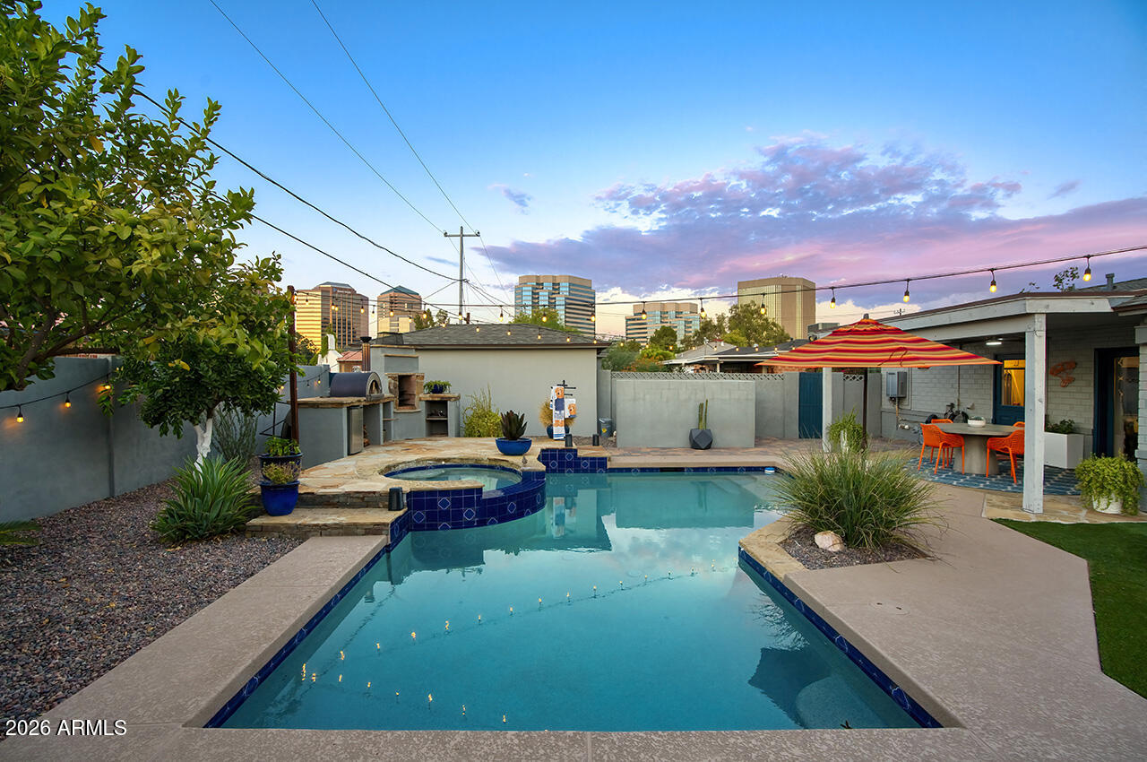 LOU MAR VISTA - Residential