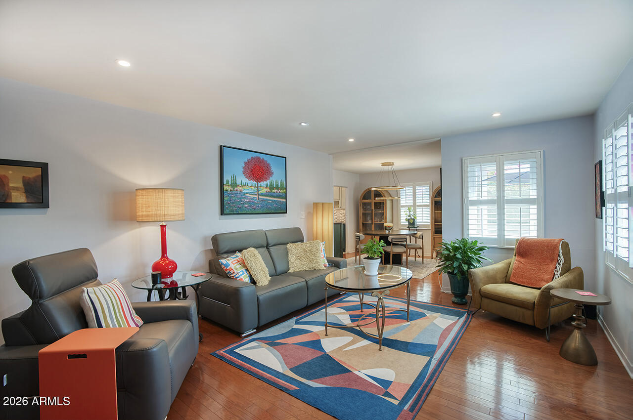 LOU MAR VISTA - Residential