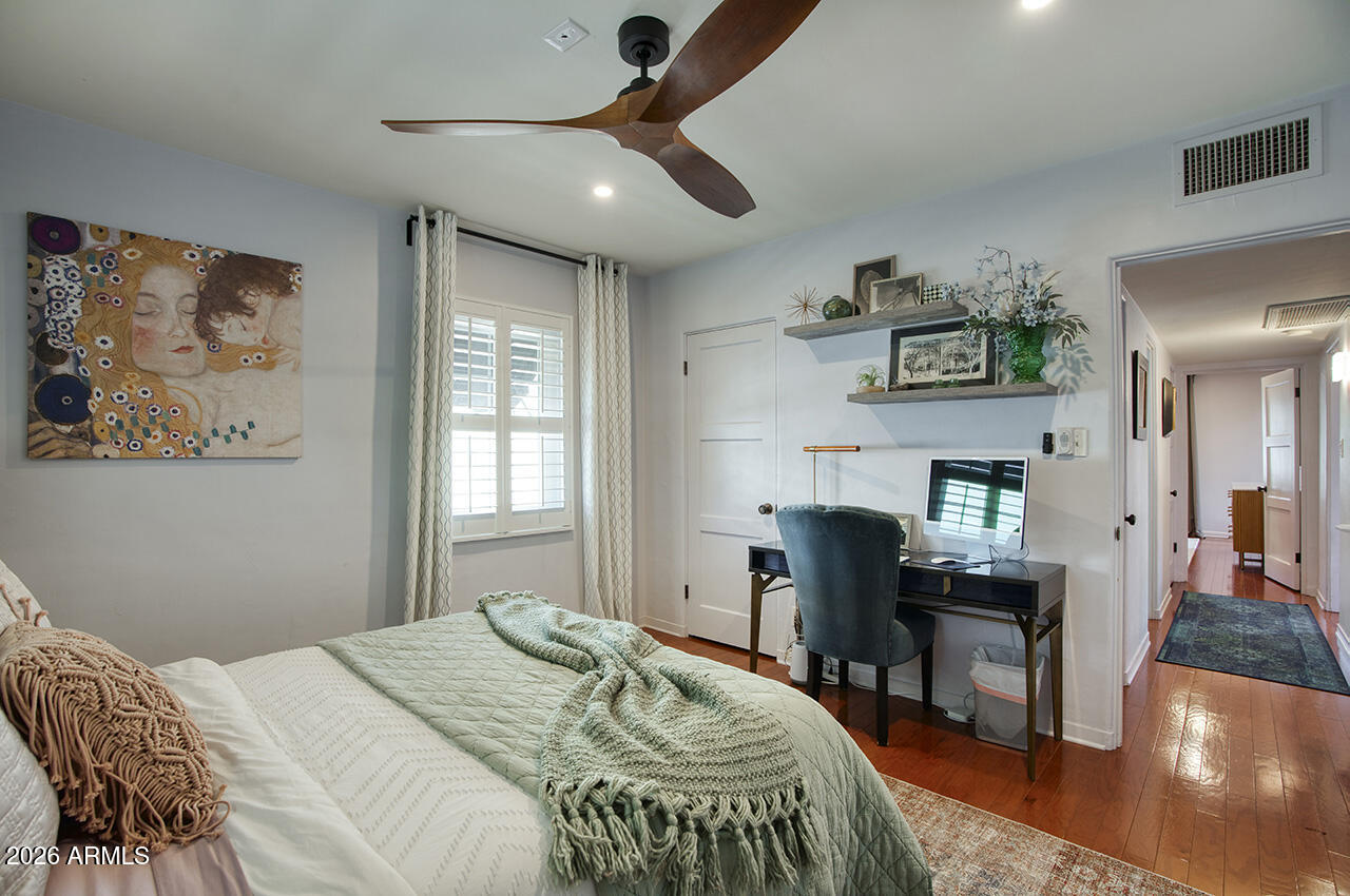 LOU MAR VISTA - Residential