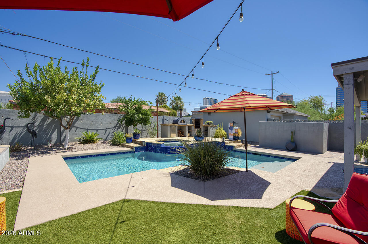 LOU MAR VISTA - Residential
