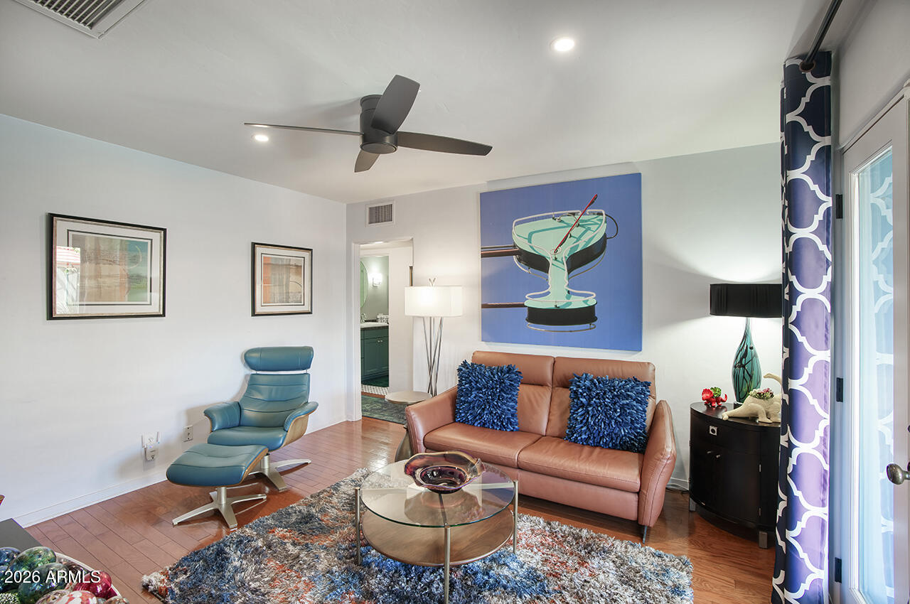 LOU MAR VISTA - Residential