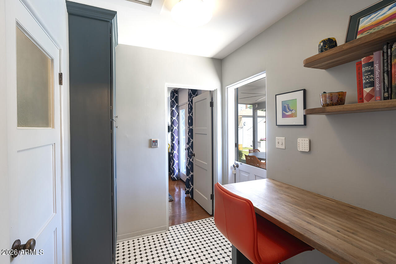 LOU MAR VISTA - Residential