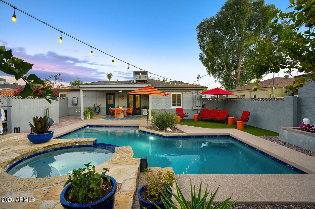 LOU MAR VISTA - Residential
