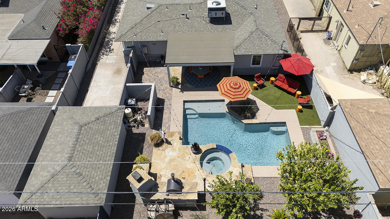 LOU MAR VISTA - Residential