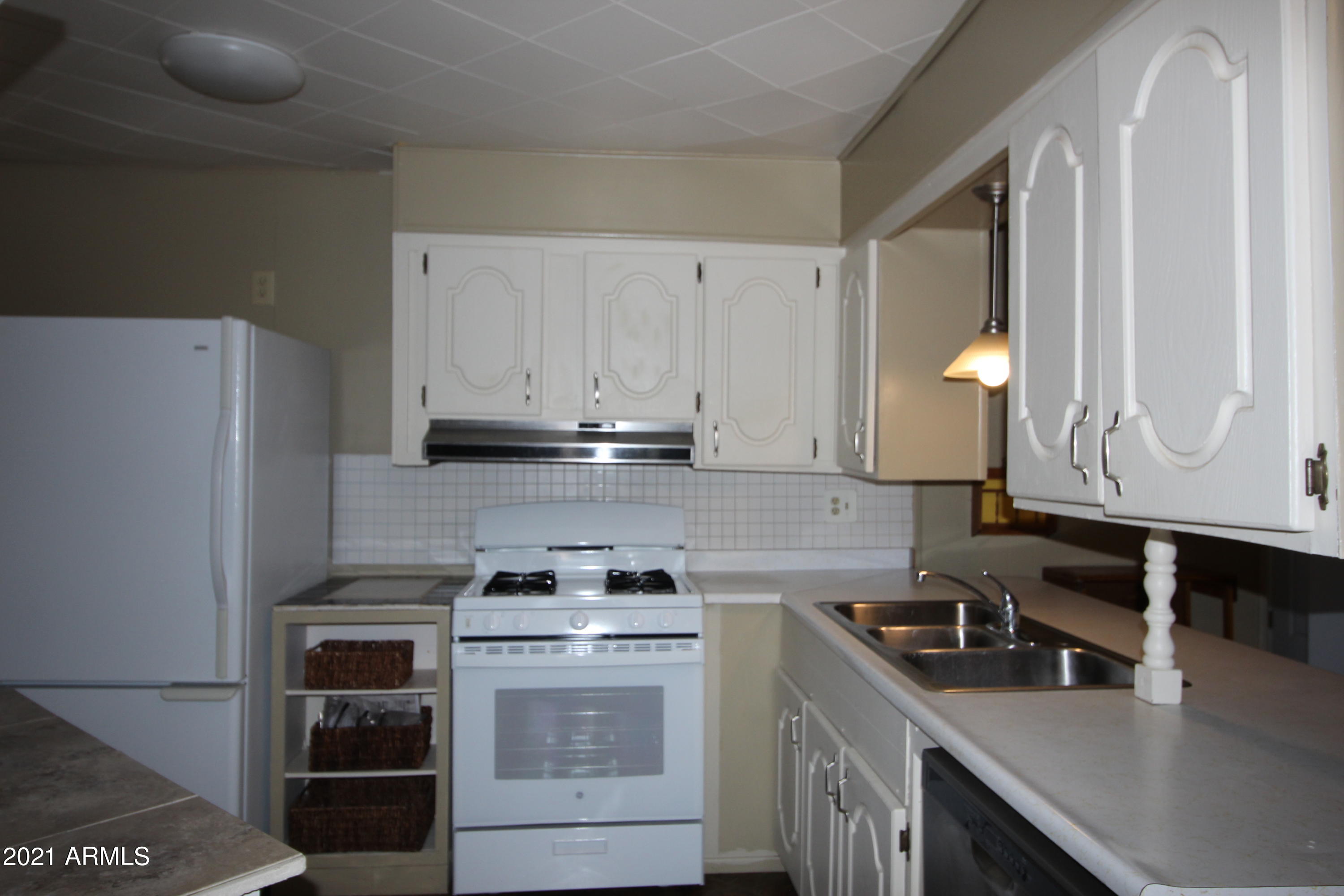 MUSTANG HEIGHTS - Residential
