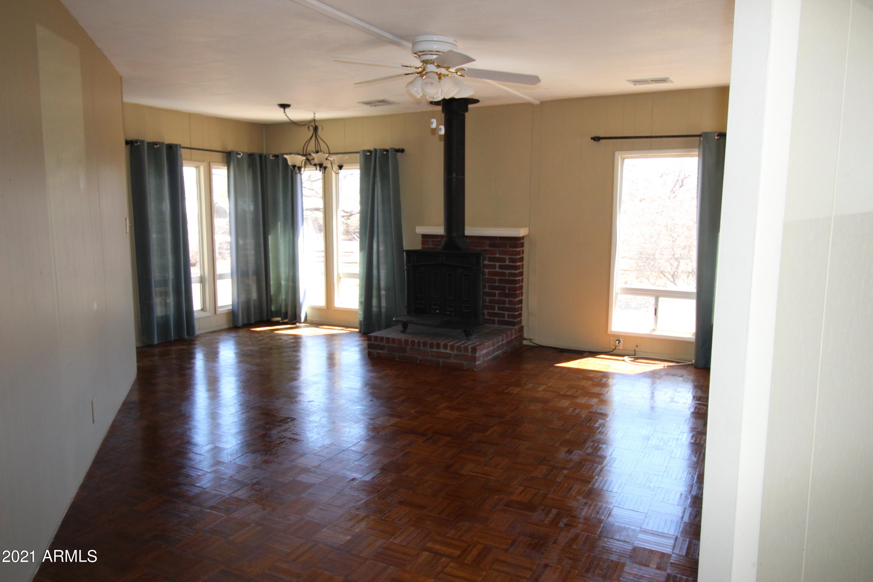 MUSTANG HEIGHTS - Residential