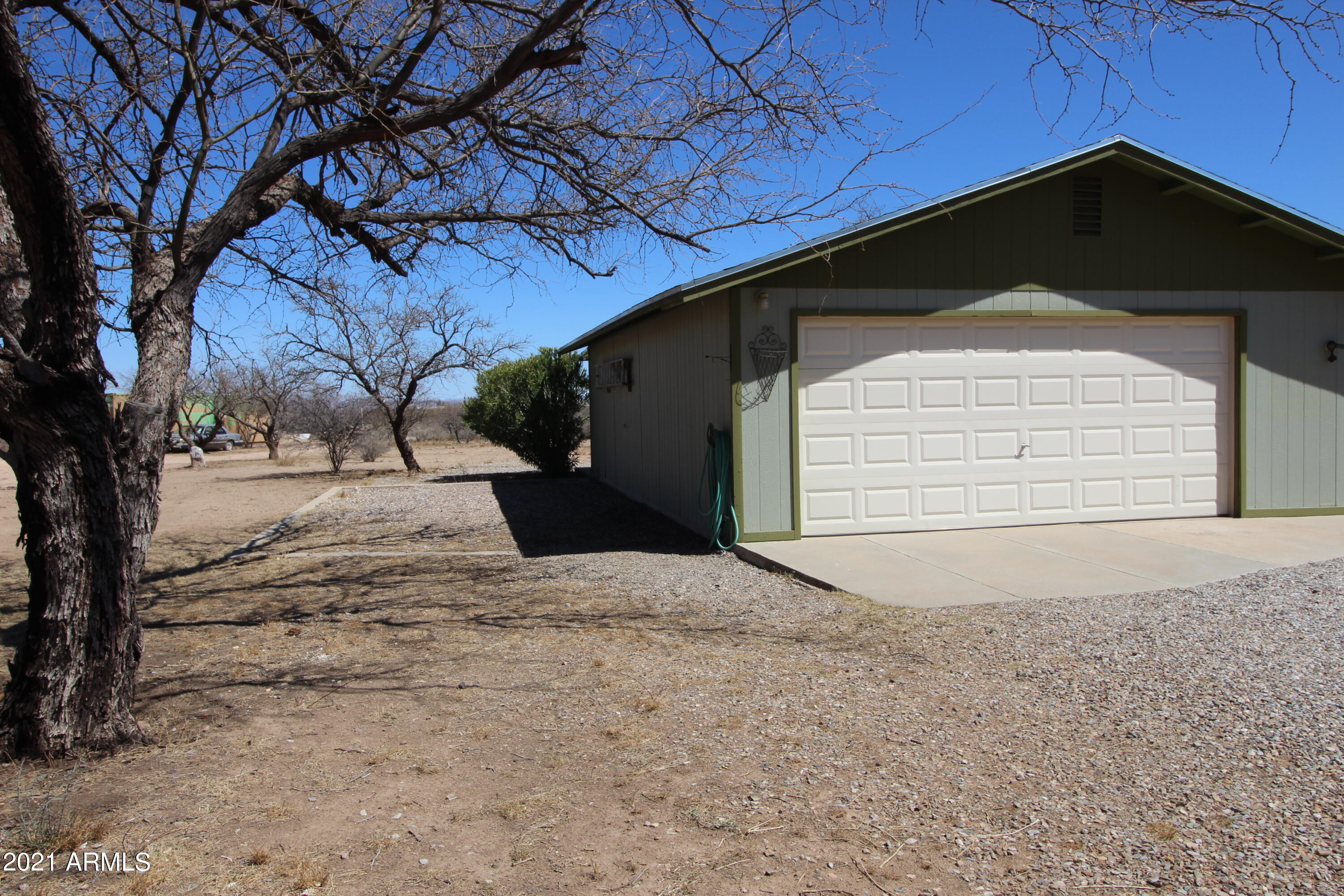 MUSTANG HEIGHTS - Residential