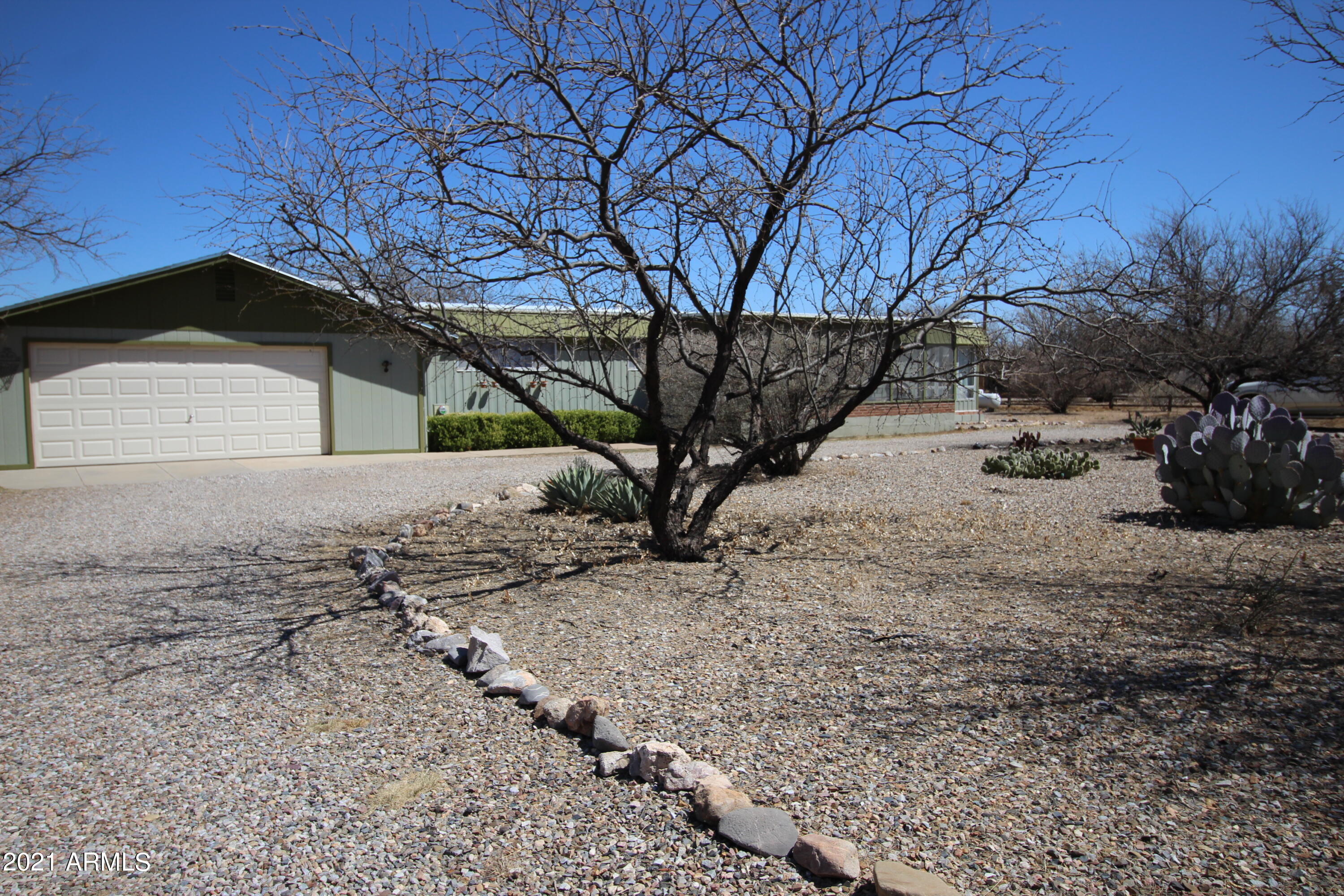 MUSTANG HEIGHTS - Residential