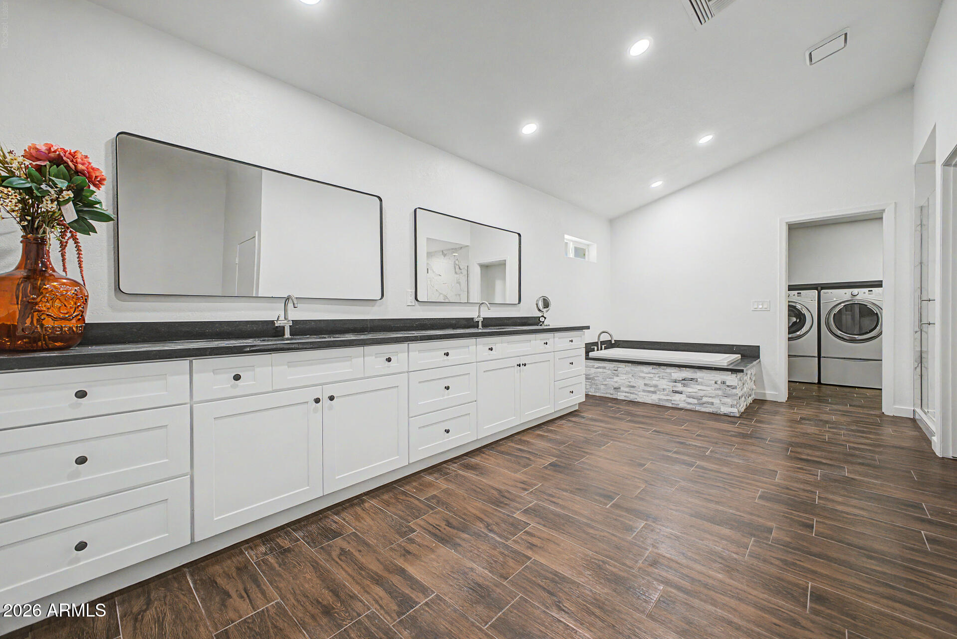RANCHO ESTATES - Residential