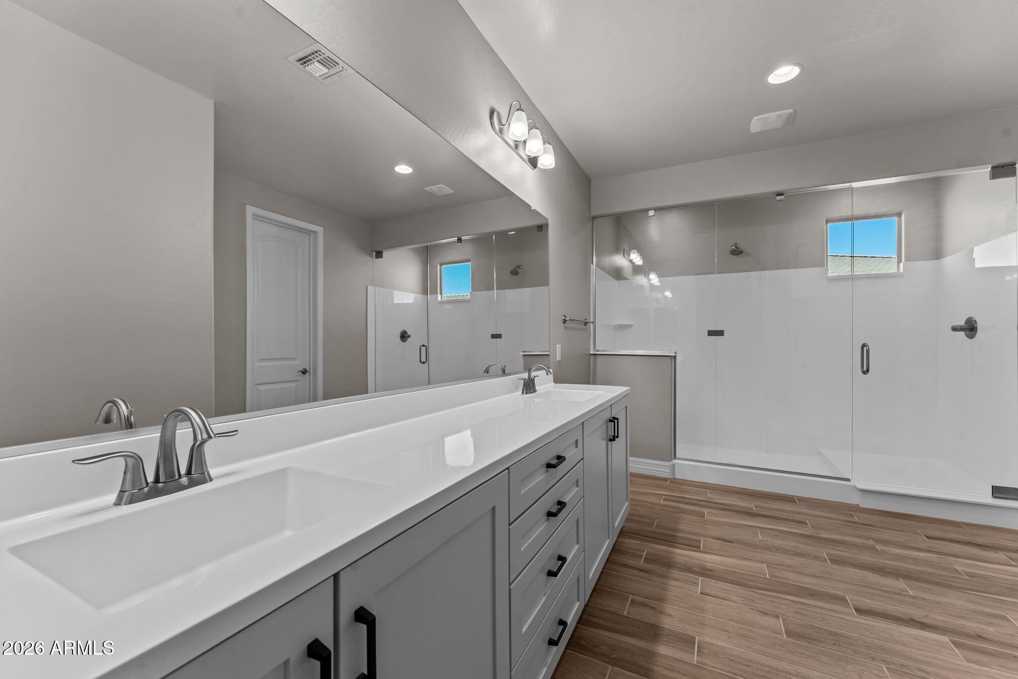 TRAIL OF LIGHT - Residential