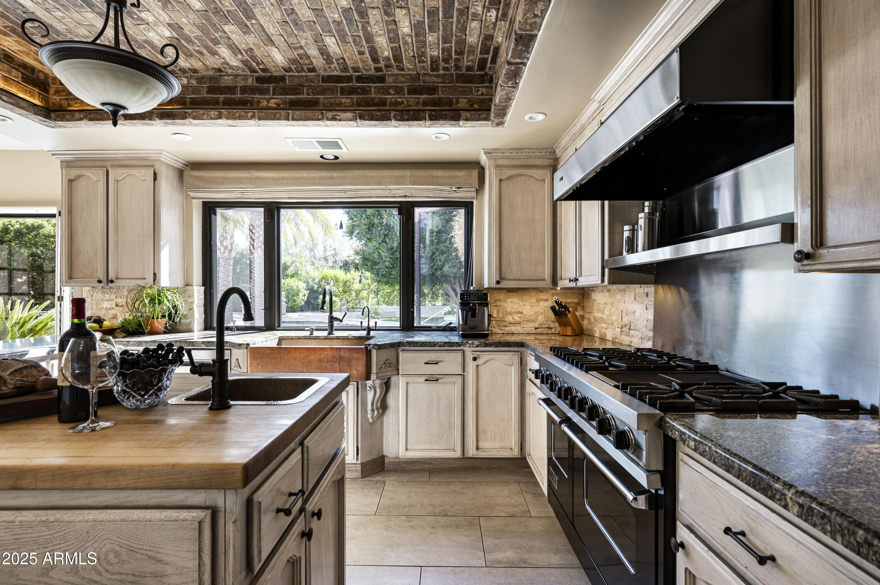 PHOENICIAN ESTATES - Residential