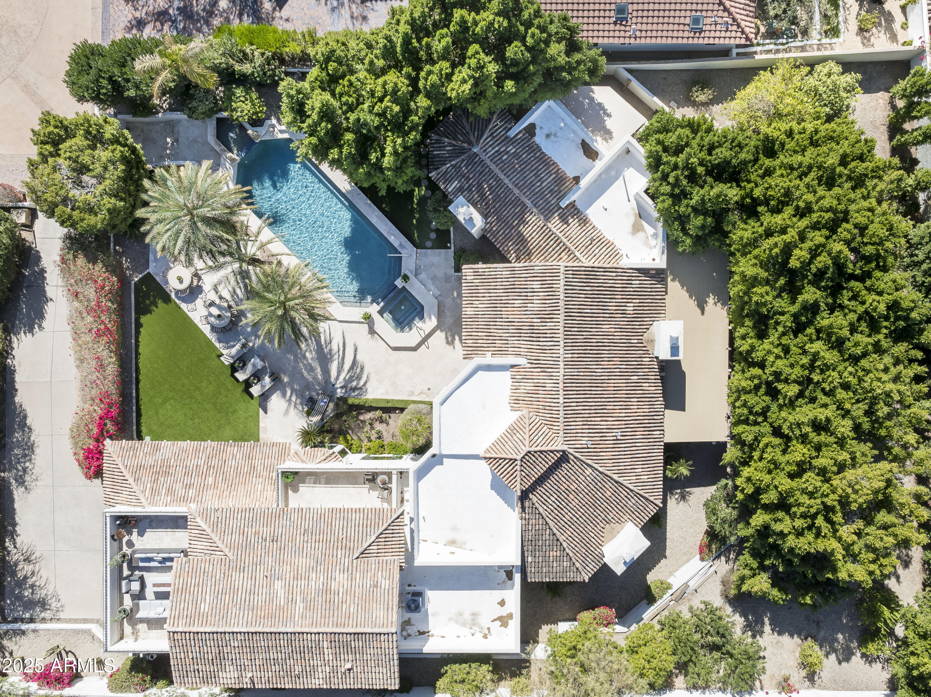 PHOENICIAN ESTATES - Residential